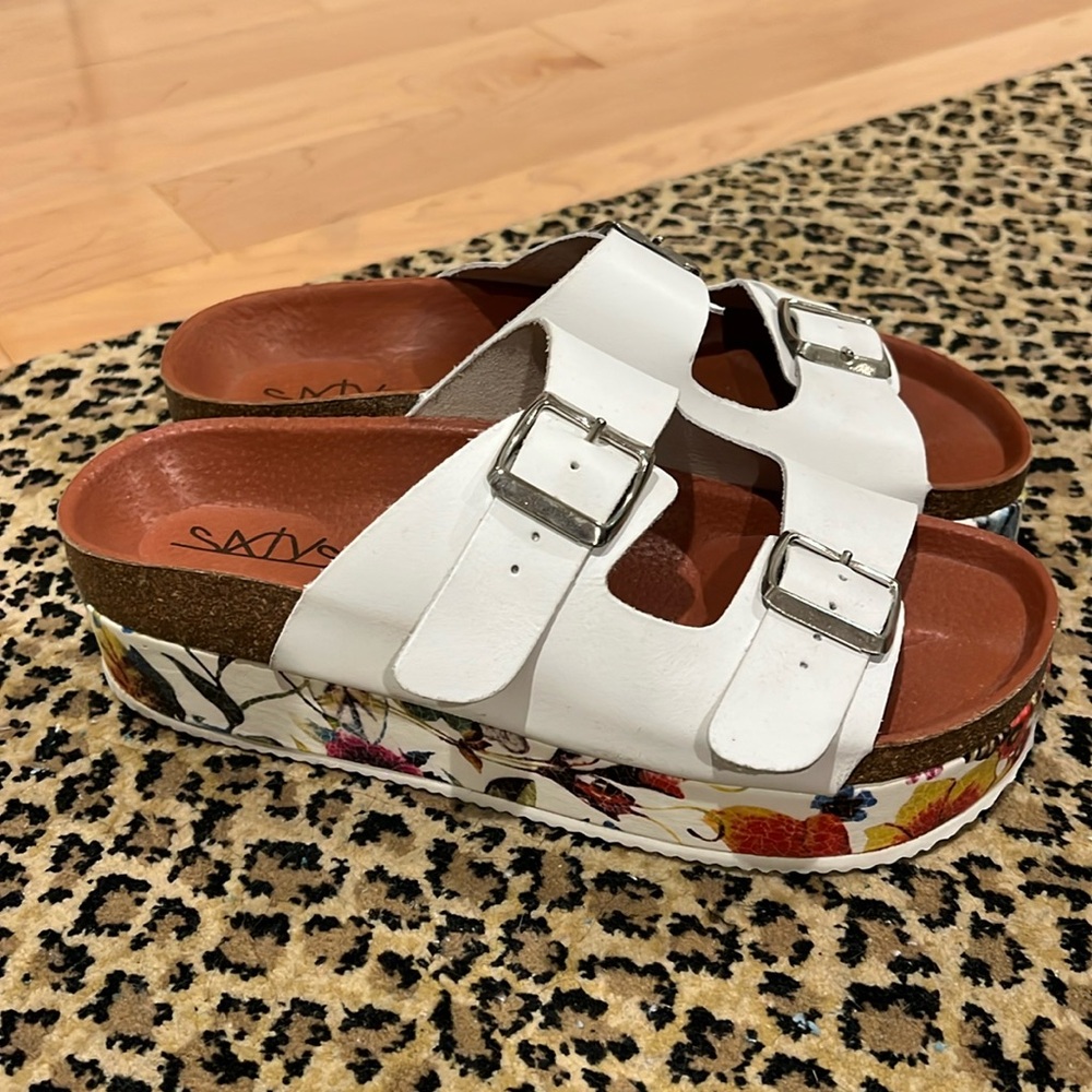 White and floral leather platform sandals made in Spain size 38